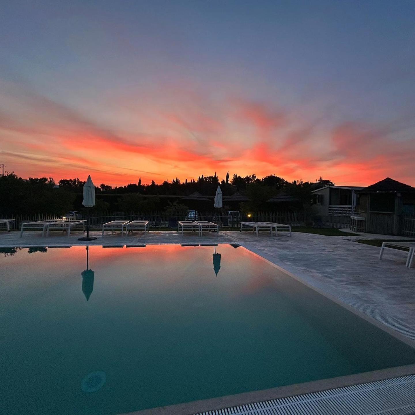 Agriturismo & Agricamping Serena Pastrengo Ngoại thất bức ảnh
